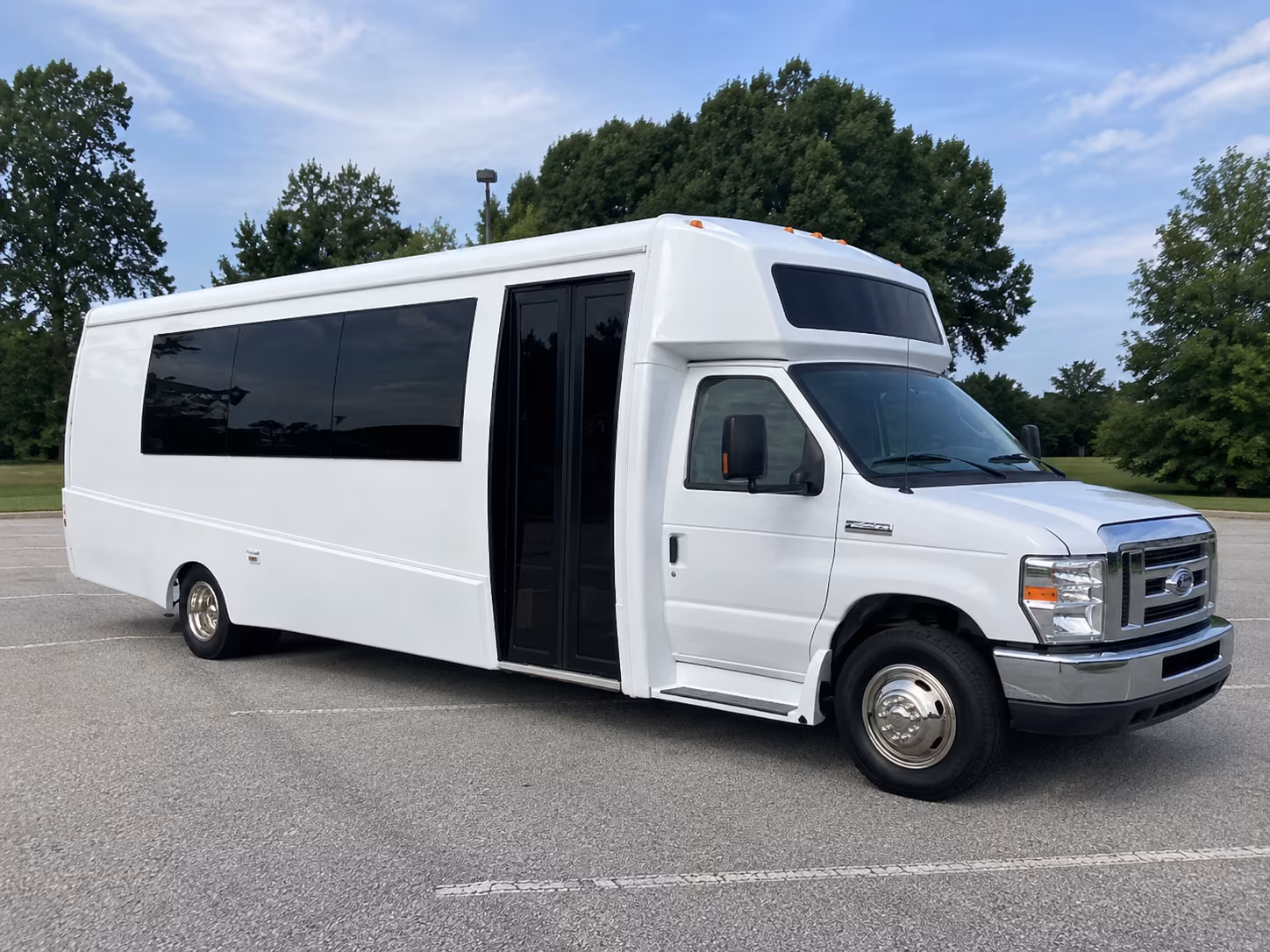tallahassee 18 passenger party bus
