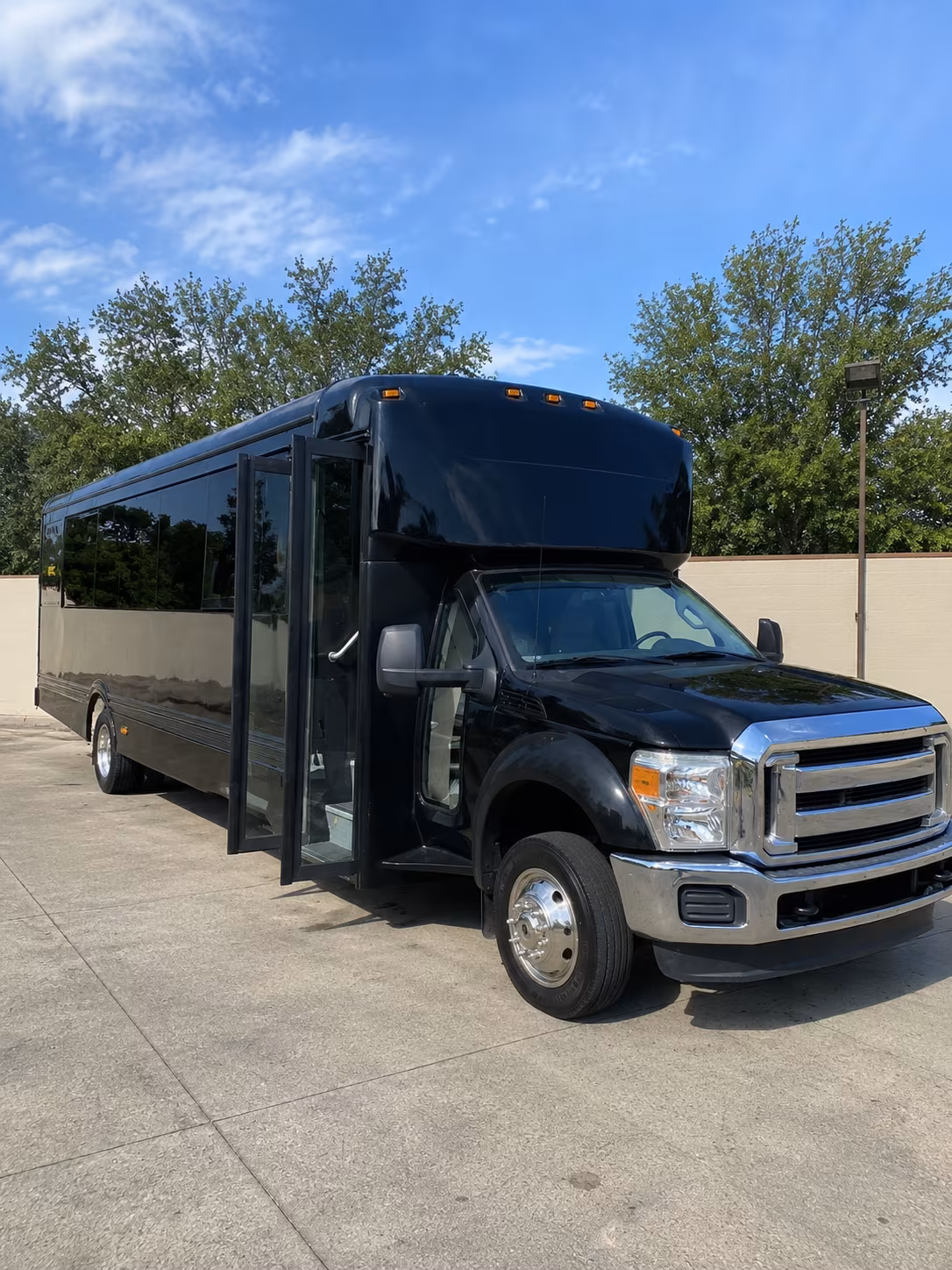 tallahassee 20 passenger party bus